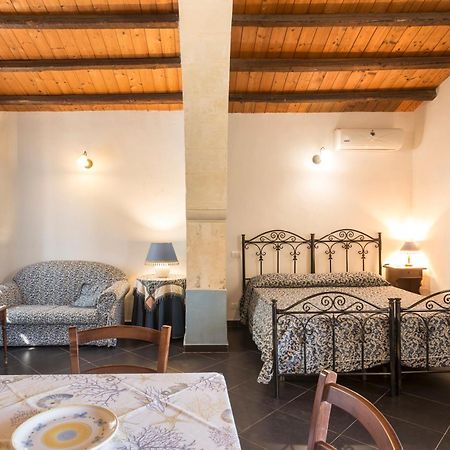 Villa Zottopera - Dimora Di Sicilia كيارامونتي غولفي المظهر الخارجي الصورة