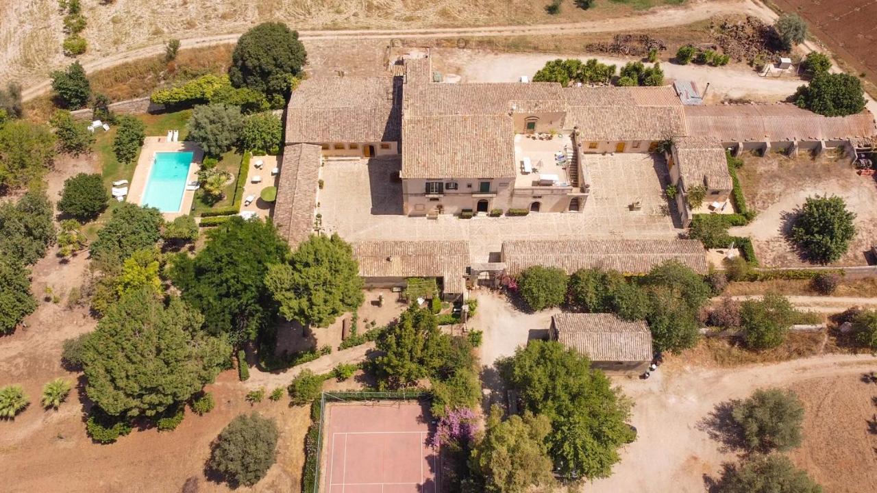 Villa Zottopera - Dimora Di Sicilia كيارامونتي غولفي المظهر الخارجي الصورة