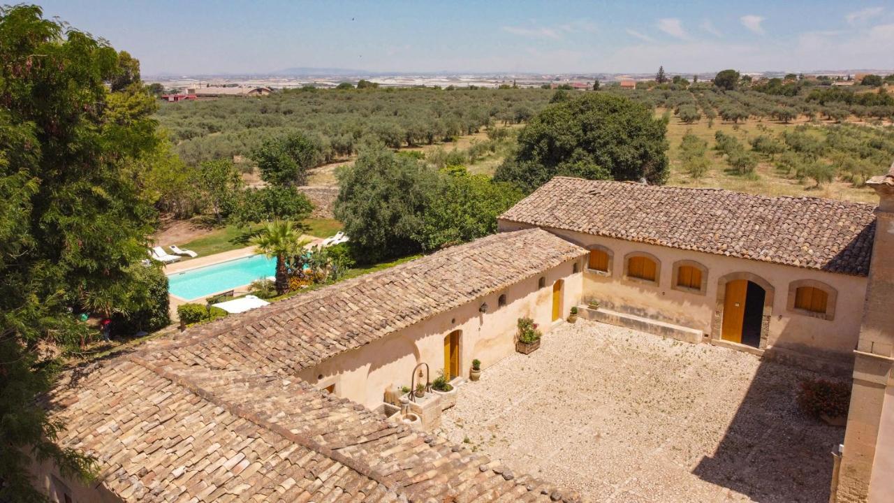 Villa Zottopera - Dimora Di Sicilia كيارامونتي غولفي المظهر الخارجي الصورة