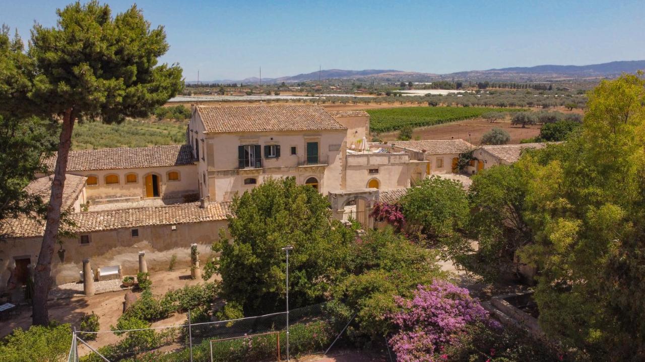 Villa Zottopera - Dimora Di Sicilia كيارامونتي غولفي المظهر الخارجي الصورة