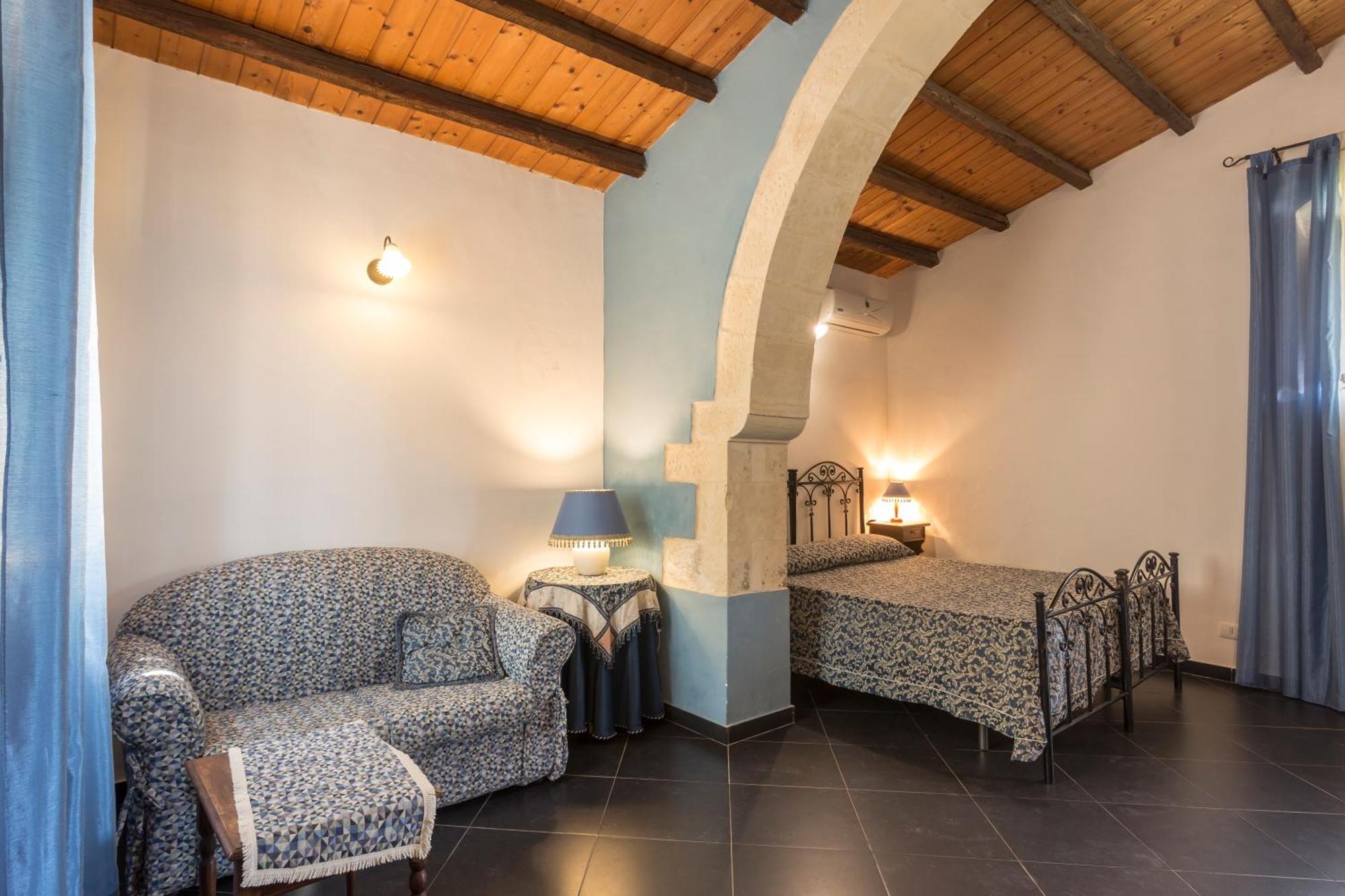 Villa Zottopera - Dimora Di Sicilia كيارامونتي غولفي المظهر الخارجي الصورة