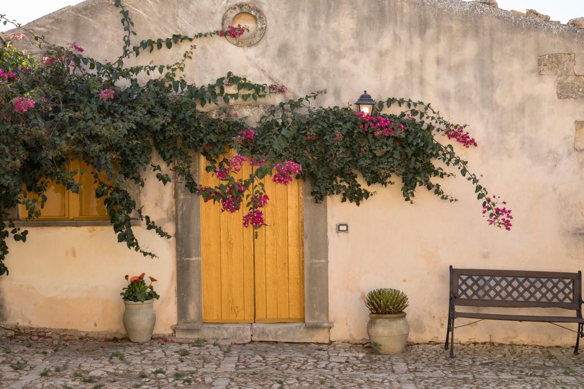 Villa Zottopera - Dimora Di Sicilia كيارامونتي غولفي المظهر الخارجي الصورة