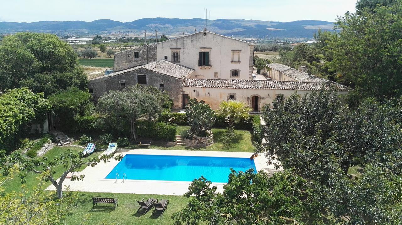 Villa Zottopera - Dimora Di Sicilia كيارامونتي غولفي المظهر الخارجي الصورة