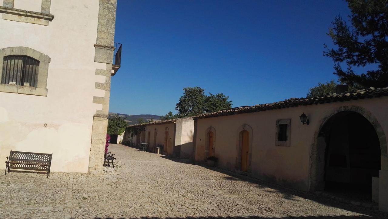 Villa Zottopera - Dimora Di Sicilia كيارامونتي غولفي المظهر الخارجي الصورة