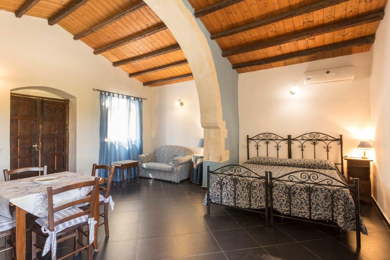 Villa Zottopera - Dimora Di Sicilia كيارامونتي غولفي المظهر الخارجي الصورة