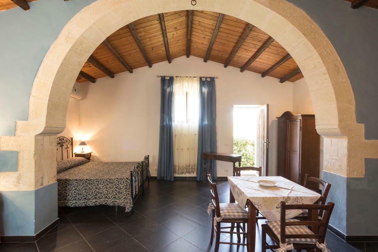 Villa Zottopera - Dimora Di Sicilia كيارامونتي غولفي المظهر الخارجي الصورة