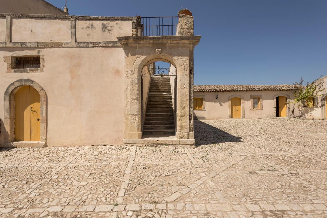 Villa Zottopera - Dimora Di Sicilia كيارامونتي غولفي المظهر الخارجي الصورة